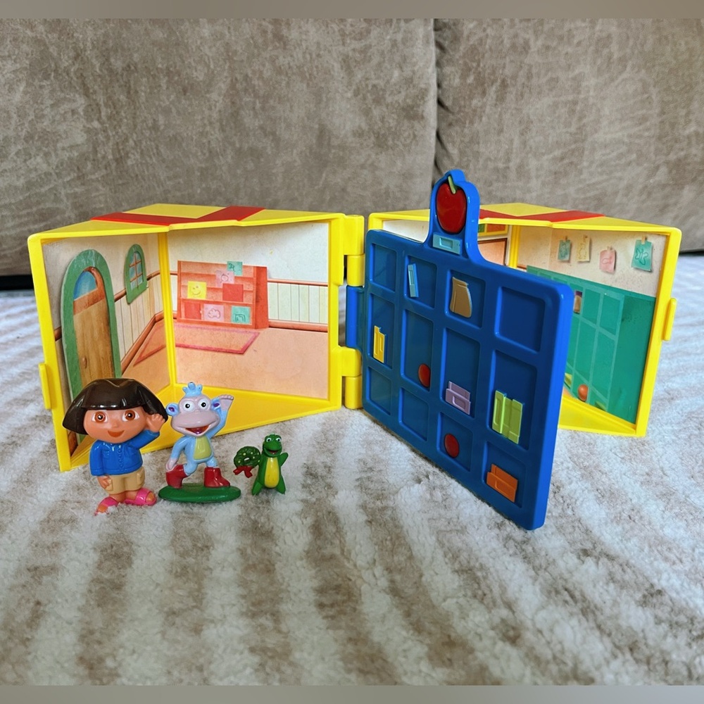 Dora the Explorer 2003 Mattel School Gift Box Playset ft. Boots and Isa